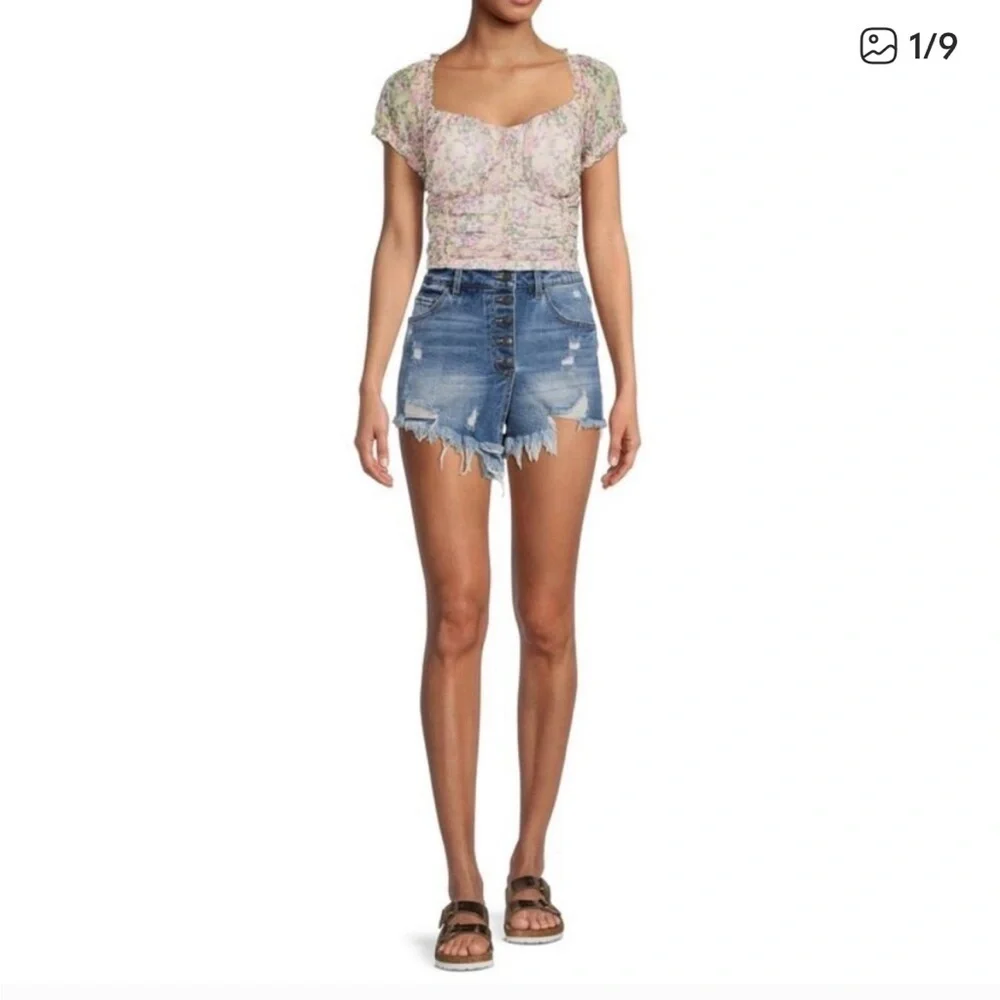 Madden NYC by Steve Madden Distressed Super High Rise jean shorts/Skort Size 7